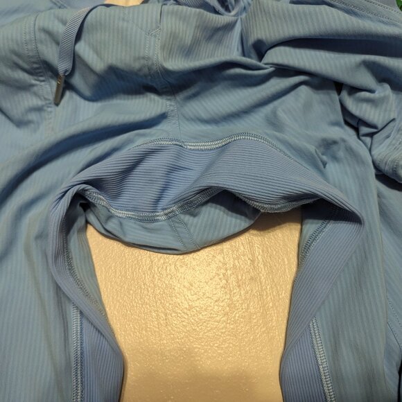 Lululemon Size 4 Dance Studio Aero Blue Cropped - Picture 7 of 16